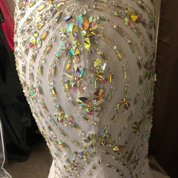 Wow $235 Mermaid Gown by Envious size 4 White LAST REDUCTION NEED SALES - Picture 11 of 16